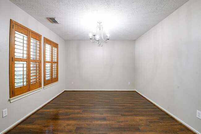 Foto del edificio - 10502 Scenic Cove Ct