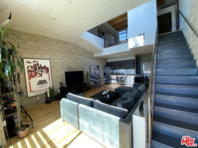 Foto del edificio - 717 N Highland Ave