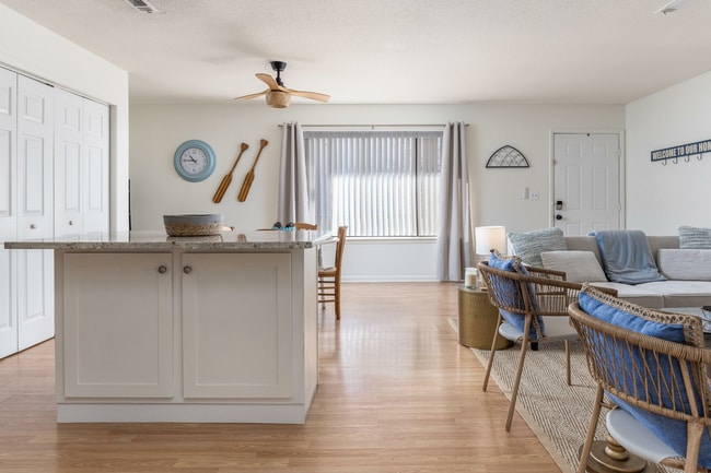 Building Photo - River Canyon