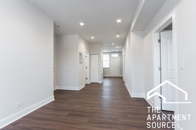 Foto del edificio - 4354 N Troy St
