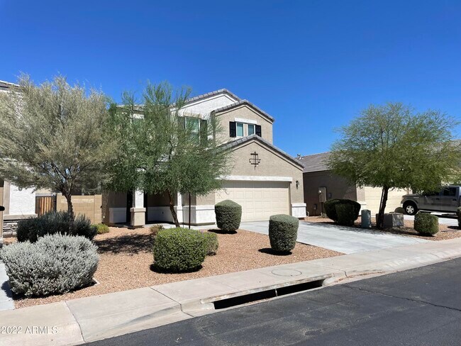 Foto del edificio - 30012 W Monterey Dr