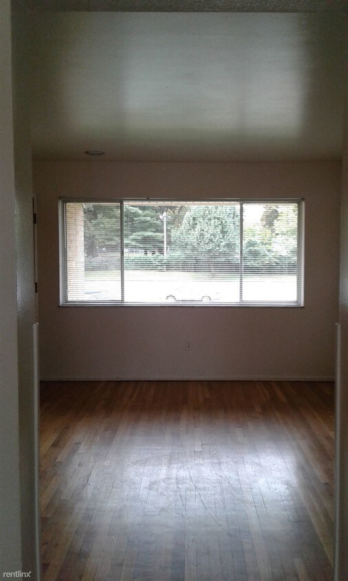 Foto principal - 146 Clarkson Rd