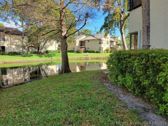 Foto del edificio - 3559 Cocoplum Cir