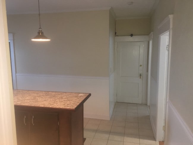 Building Photo - 15 Montvale Rd