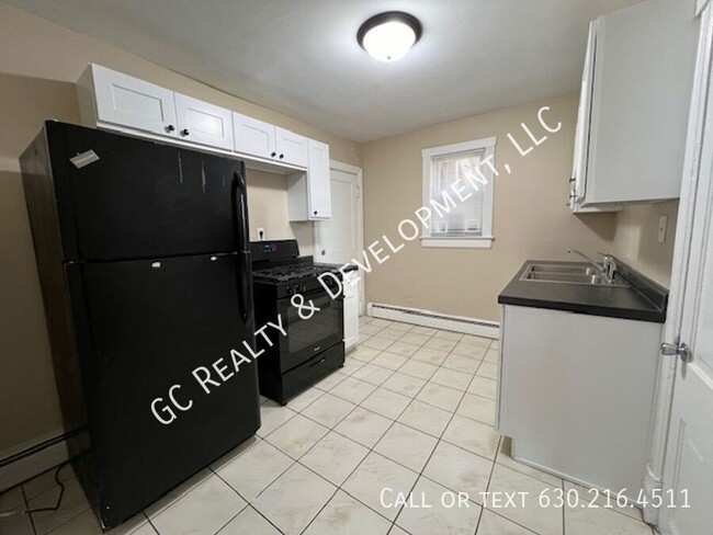 Foto del edificio - ***ELGIN 1 BDRM - 1 BTH / APPL INCLUDED / ...