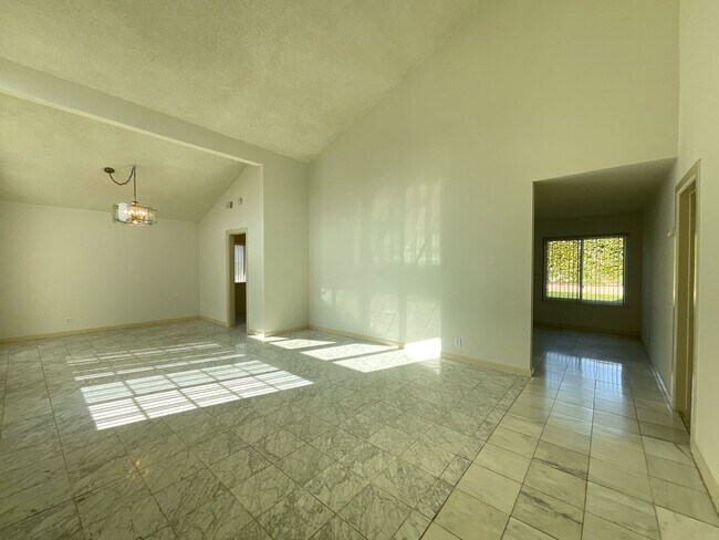 Foto del edificio - 3 Bedroom 2 Bath,