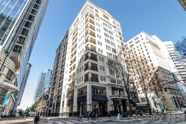 Building Photo - 230 S Tryon St