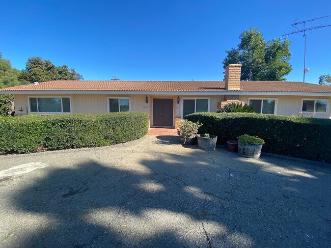 Building Photo - 30459 Rolling Hills Dr