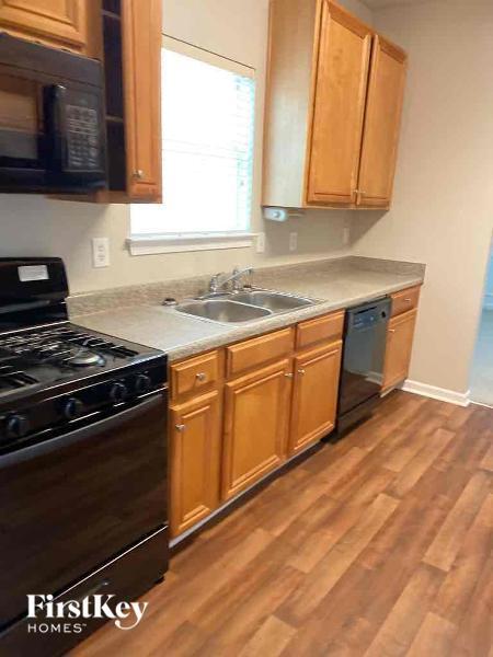 Building Photo - 3482 Umatilla Ln