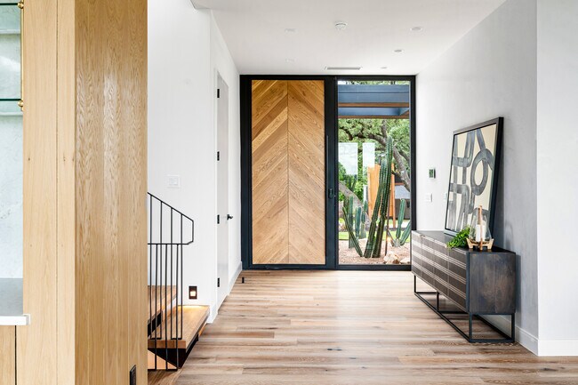 Foto del edificio - 2900 Cedarview Dr