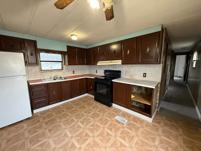 Foto del edificio - 110 Herman Ln