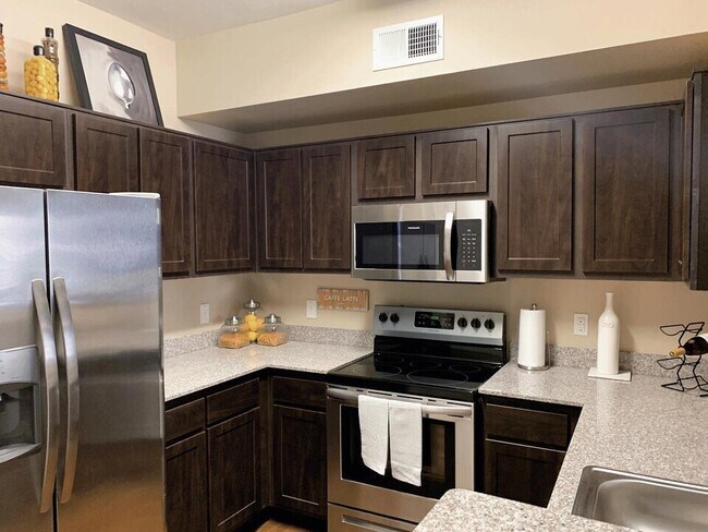 Foto del edificio - Limited Time – $750 Gift Card with Move-In!