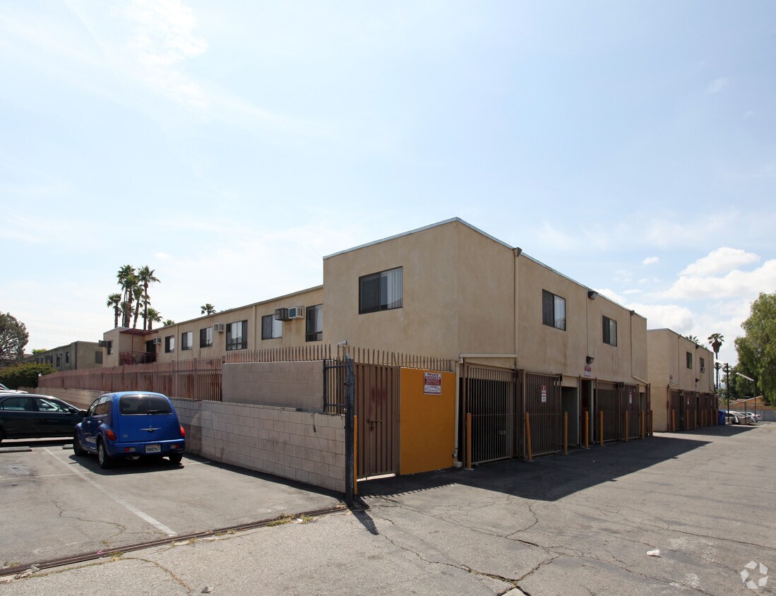 Foto del edificio - Reseda Village Apartments