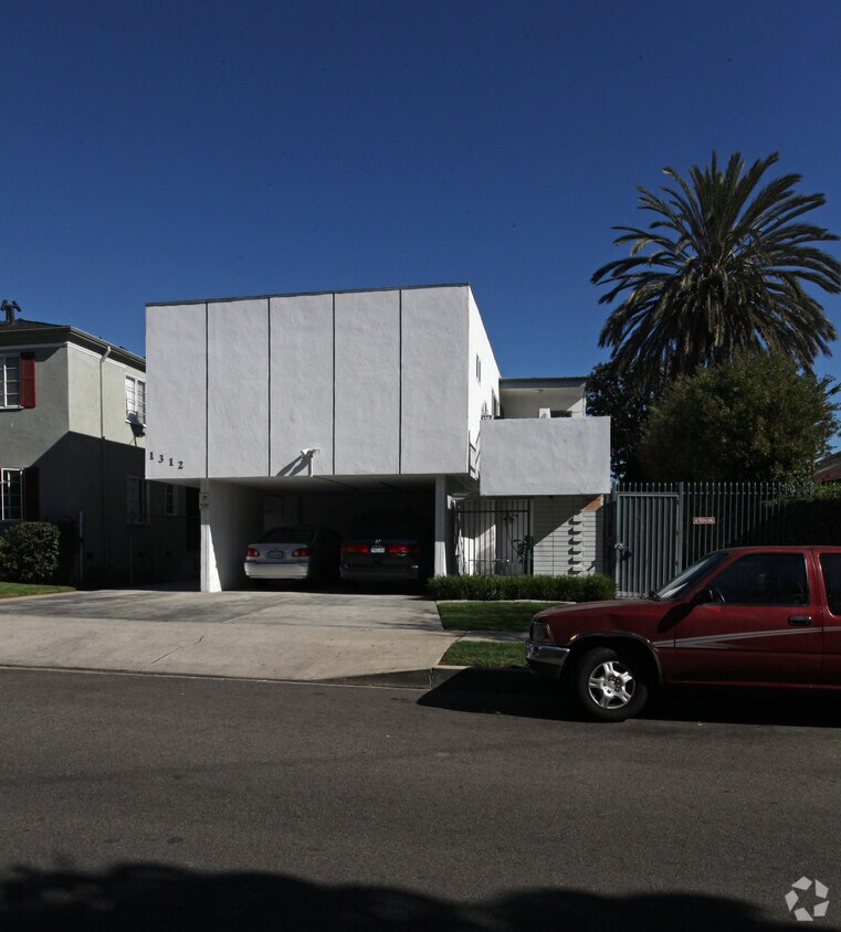 Building Photo - 1312 N Citrus Ave