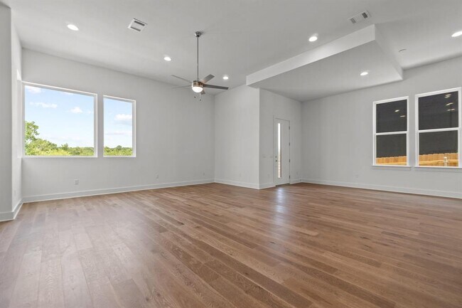 Foto del edificio - 6121 Sendero Hills Pkwy
