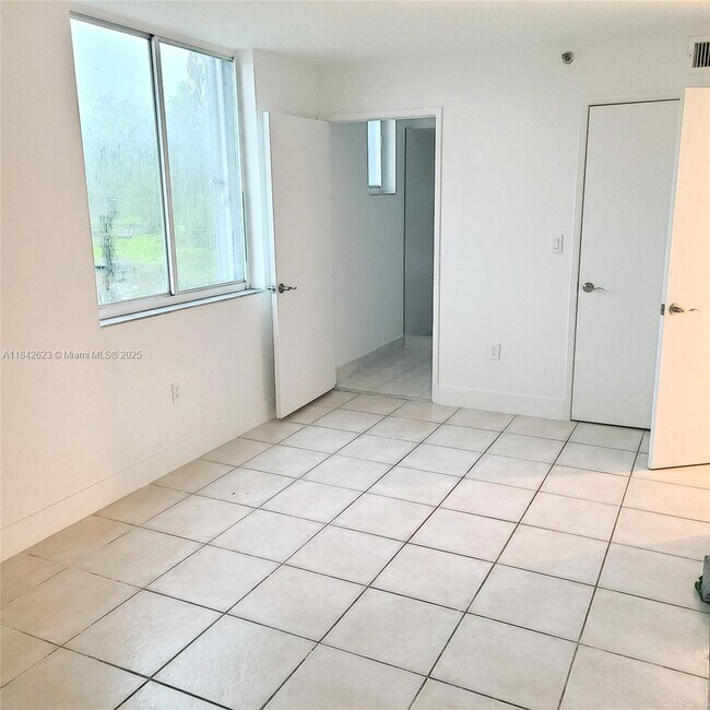 Foto del edificio - 1010 NW 11th St