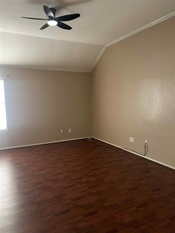 Foto del edificio - 8801 Creekside Dr