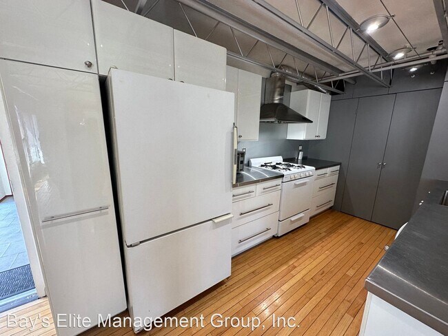 Foto del edificio - 1 br, 1.5 bath House - 6005 Christie Ave