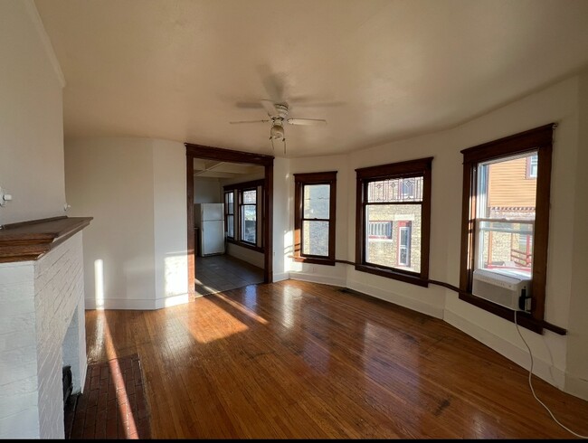 Building Photo - 18 N Atwood Ave