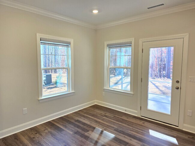 Foto del edificio - Brand New 5 Bedroom 3 Bathroom Single Family Home with guest suite and 1st floor office w/ FREE h...