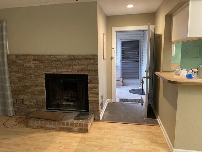 Foto del edificio - 7600 Emmett F Lowry Expy