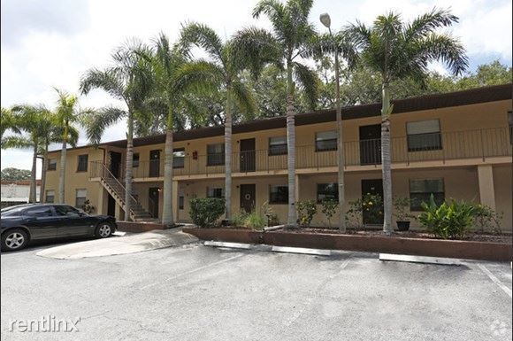 Foto principal - 7770 Starkey Rd