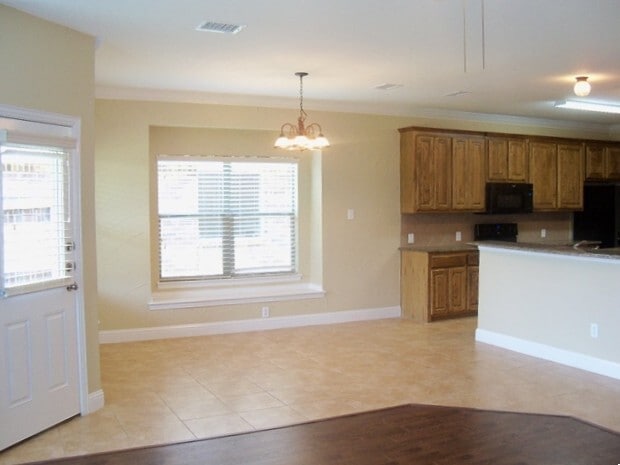 Building Photo - 1009 Atlanta Dr