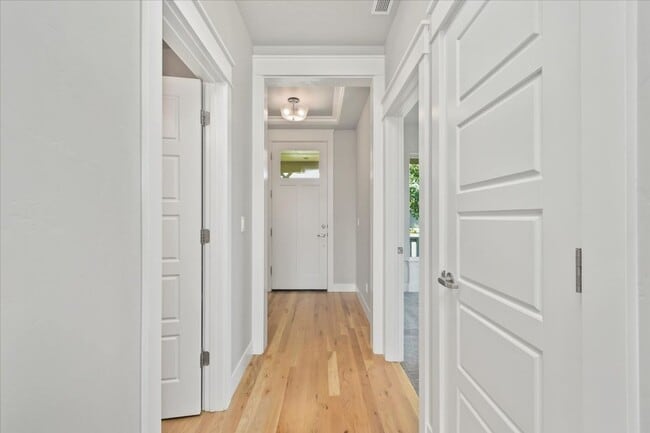 Building Photo - Beautiful Home In Century Farms! *6 MONTH ...