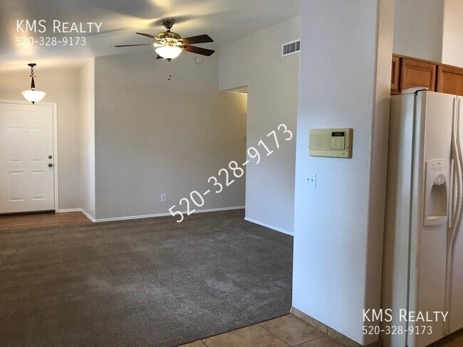 Building Photo - 2533 E Paseo La Tierra Buena