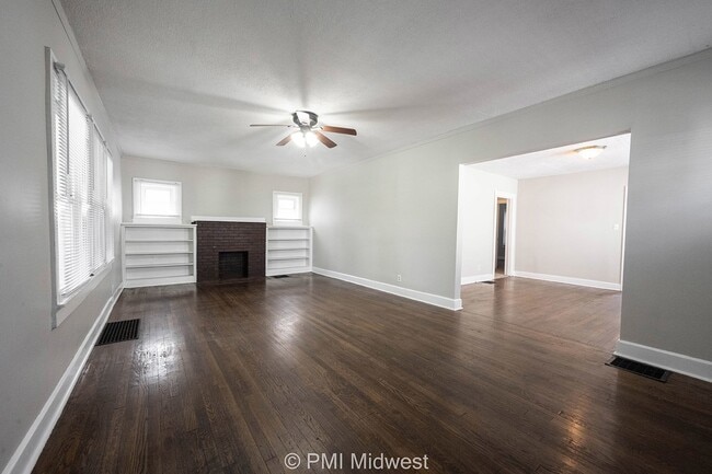 Building Photo - 1529 E Ohio St