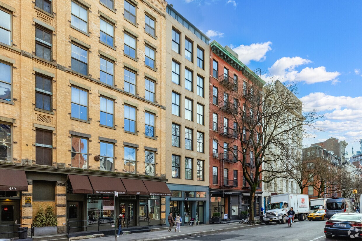 Primary Photo - 455 W Broadway