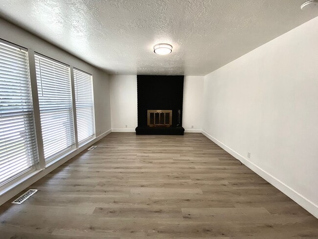 Foto del edificio - 3 bedroom 2 Bath 2 Car Garage Single Level Home near Micron and BSU