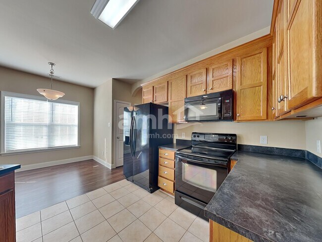 Foto del edificio - 220 Ash Dr