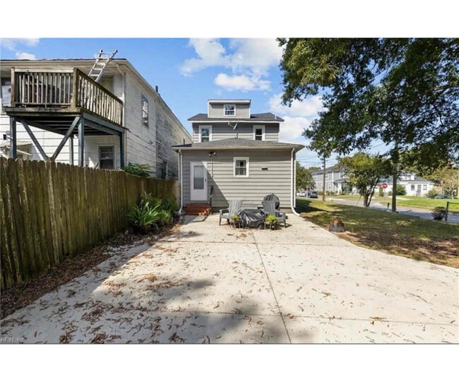 Photo - 2612 Middle Ave House