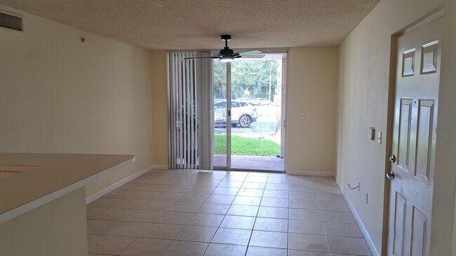 Building Photo - 7808 Sonoma Springs Cir