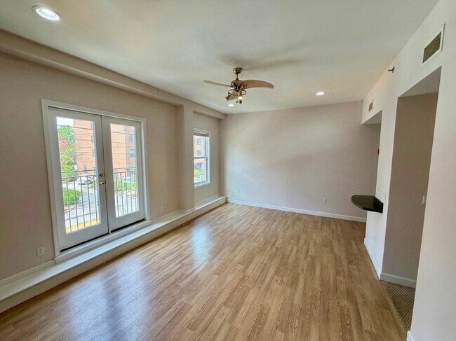 Foto del edificio - Adams Ave.