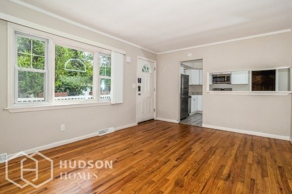 Building Photo - NOW AVAILABLE! - 201 Fifth Street Ex, Quee...