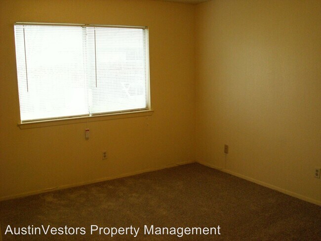 Building Photo - 2002 Leeann Dr