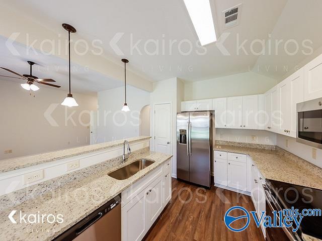 Building Photo - 711 Park Ln