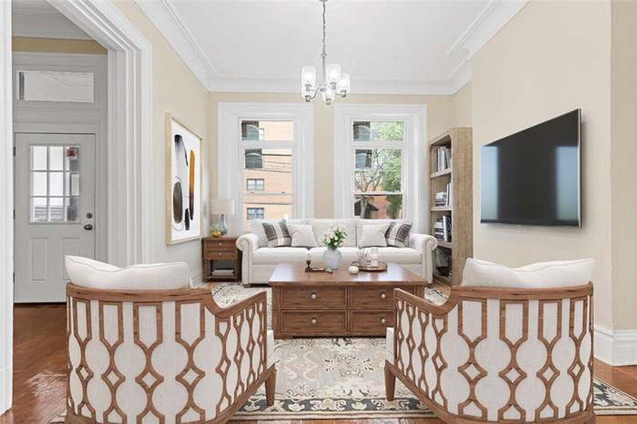 Primary Photo - Renovated North Side 5 Bed, 2 Bath House A...