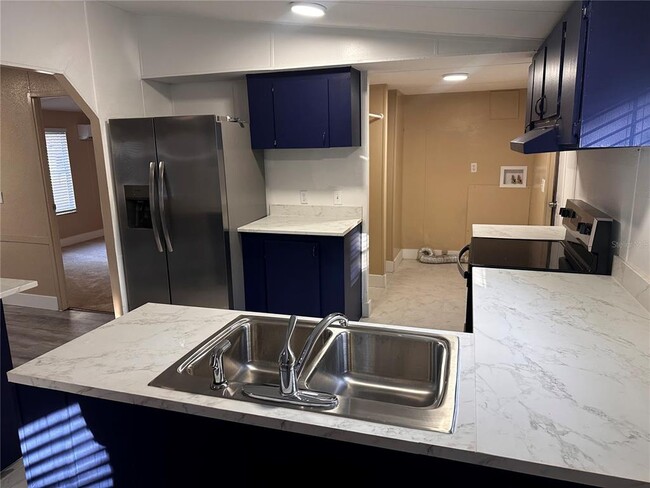 Building Photo - 12111 Anderson Dr