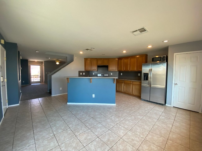 Building Photo - 668 Magrath St