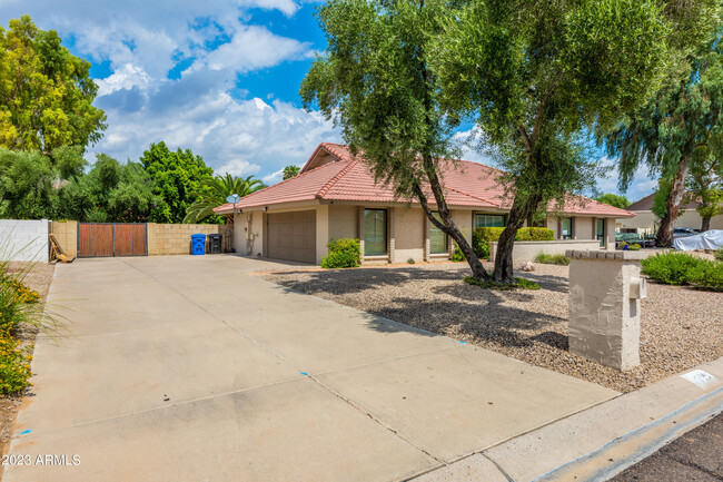 Building Photo - 5026 E Oakhurst Way
