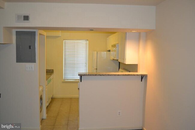 Foto del edificio - 4709 Tecumseh St