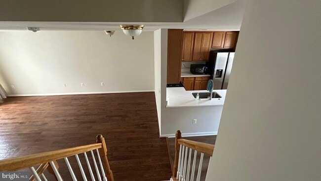Building Photo - 15703 London Pl