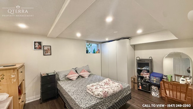 Building Photo - 3278 Wilmar Cres