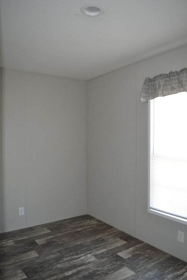 Building Photo - 121 Garlington Cir