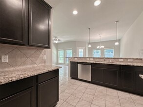 Building Photo - 105 Camelot Pl Ct