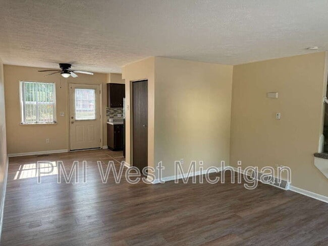 Photo - 4254 Bond St Townhome