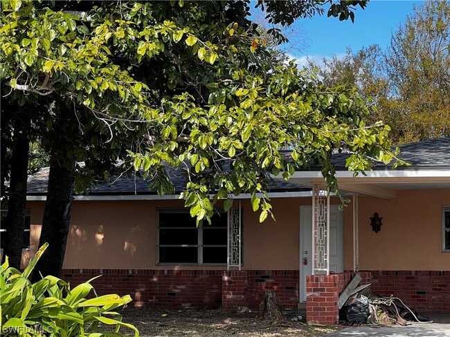Building Photo - 1331 NE Pine Island Ln